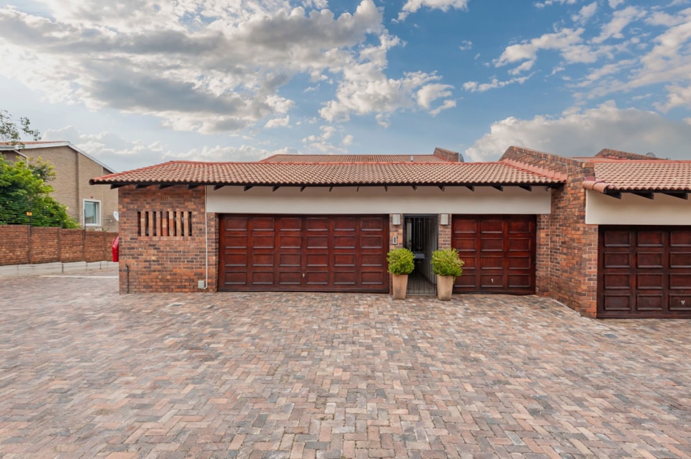 Townhouse for sale in Bedford Park - BED1728397