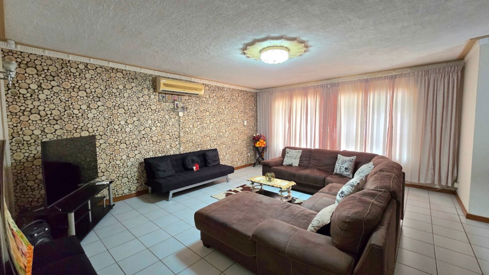 Townhouse for sale in Uvongo - 1PSH1726523