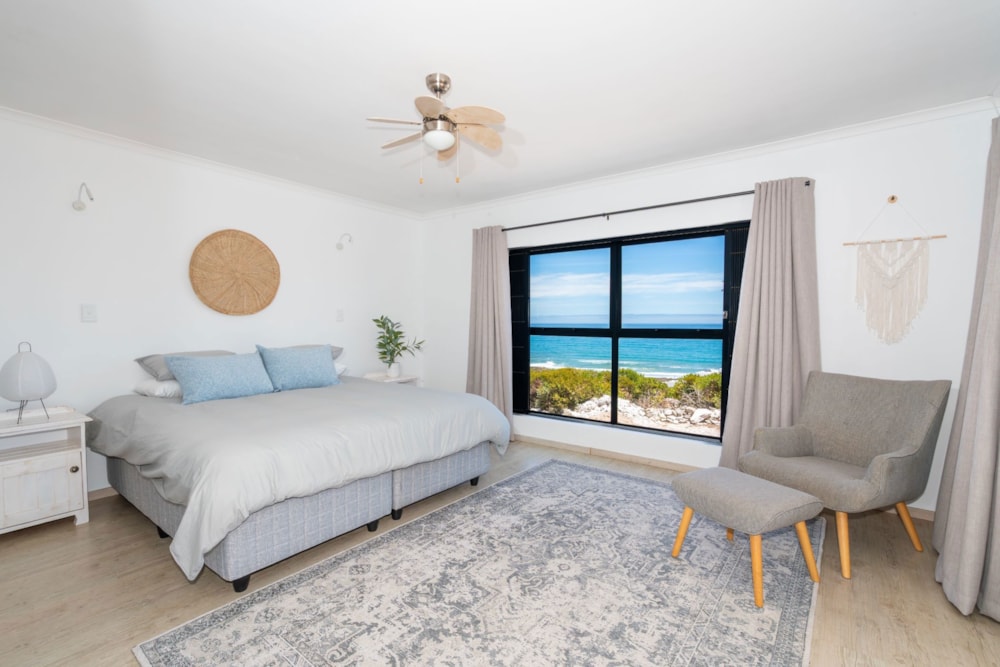 House for sale in Yzerfontein - LA1727569 House for sale in Yzerfontein - LA1727569