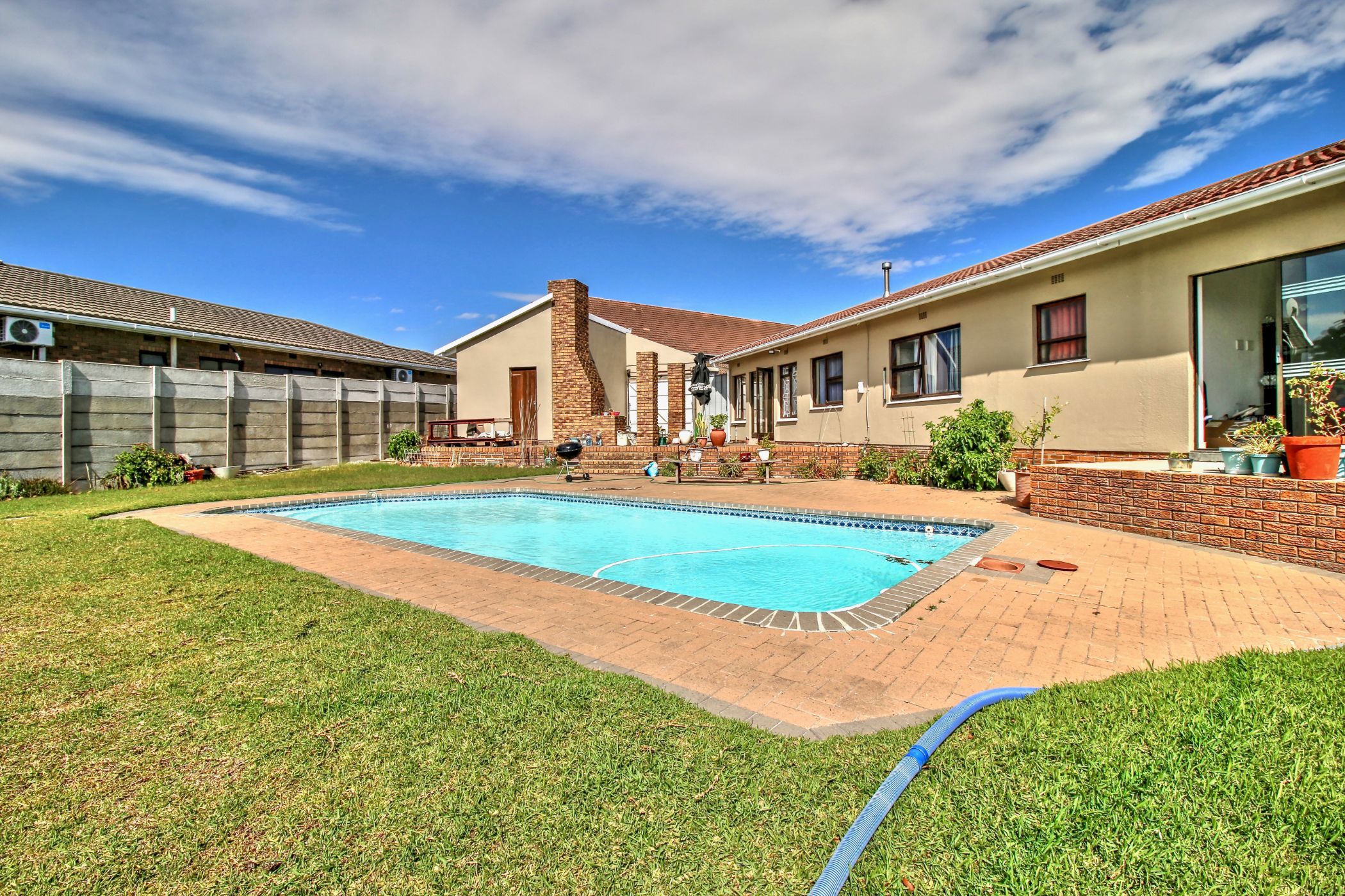 House for sale in Bothasig - 1PLA1726813