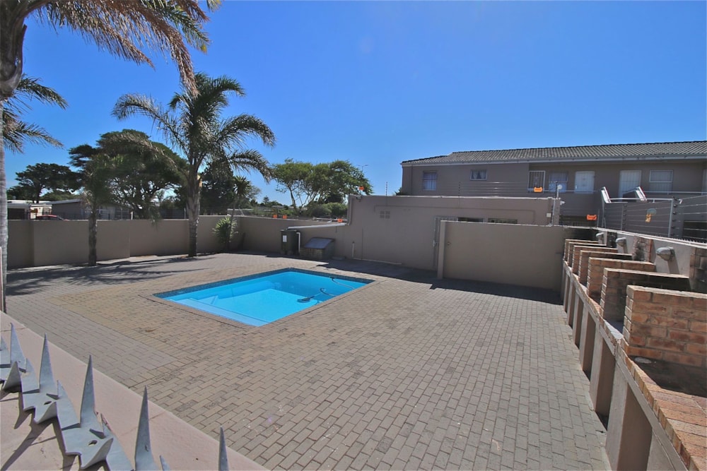 Apartment for sale in Bothasig - 1PLA1728143