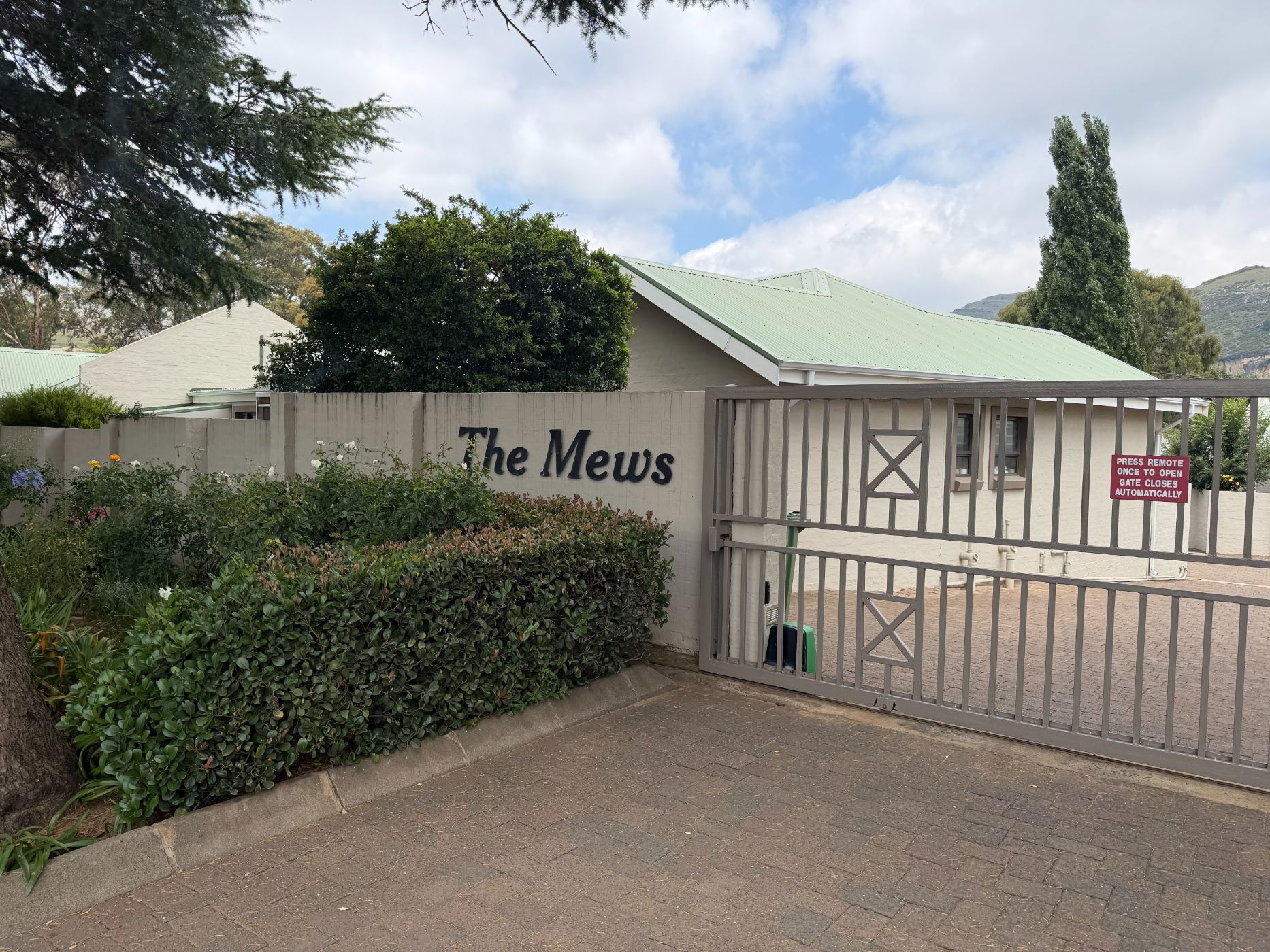 Townhouse for sale in Clarens - 1CS1726021
