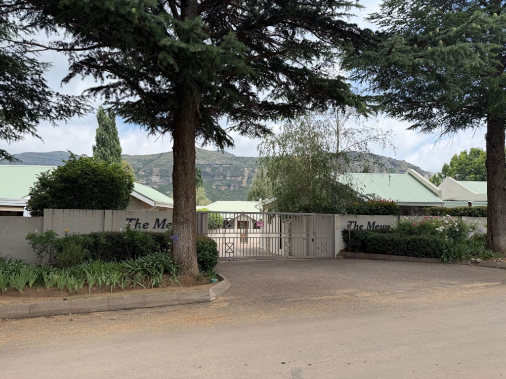 Townhouse for sale in Clarens - 1CS1726021