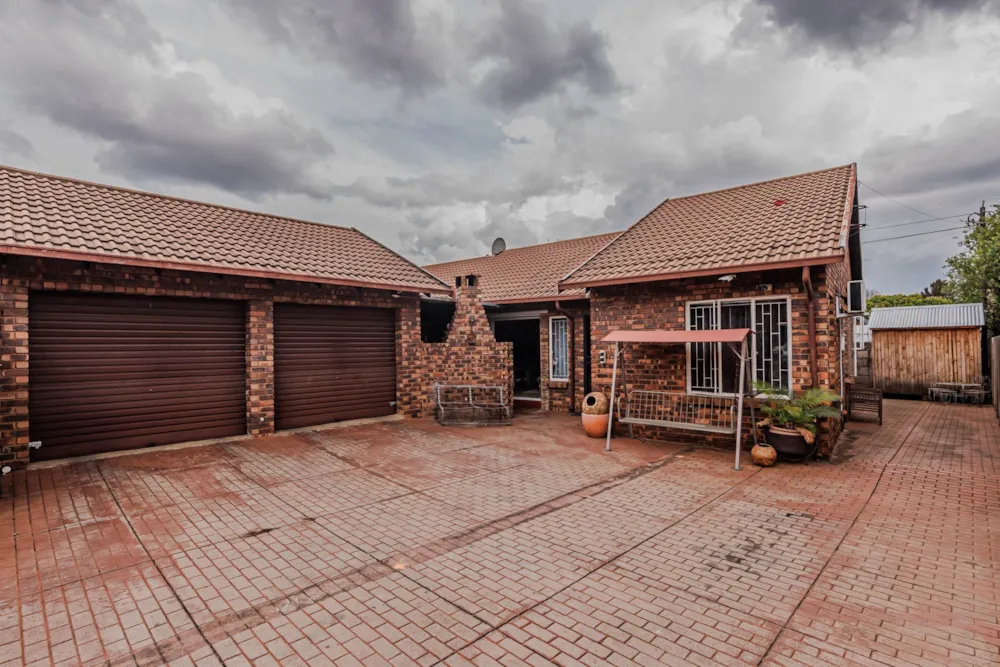 House sold in Zwartkop - CN1723106