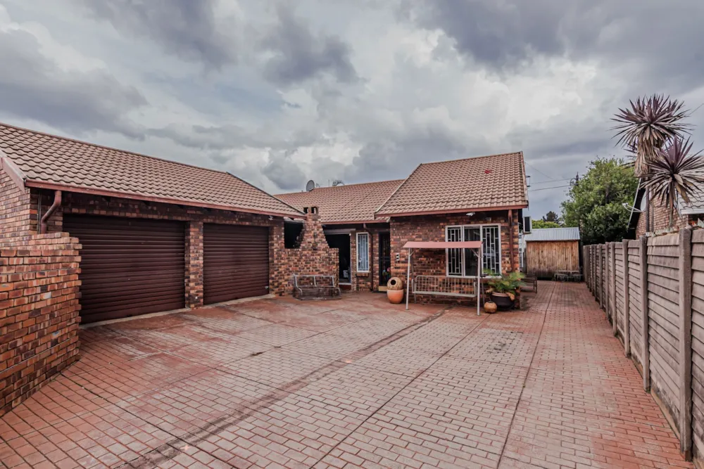 House sold in Zwartkop - CN1723106