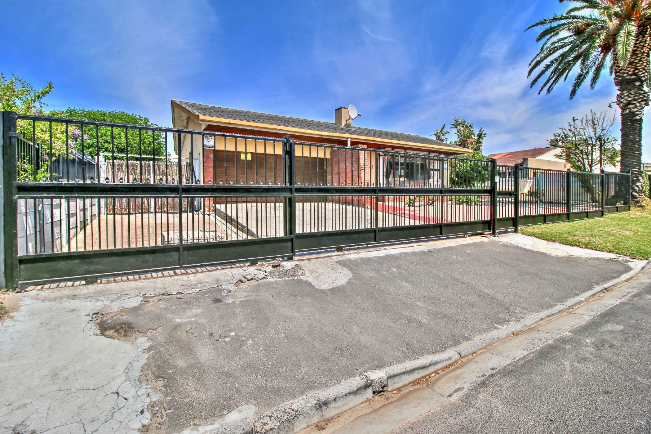 House for sale in Panorama, Parow - 1PLA1726133