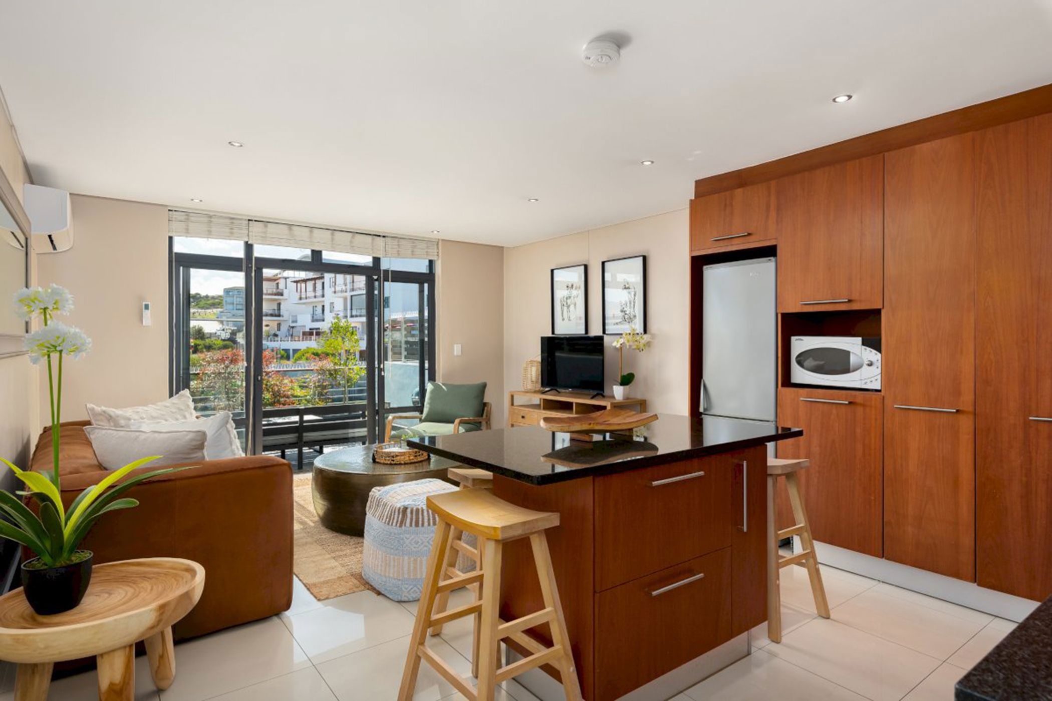 Apartment for sale in Big Bay - 1TV1728289