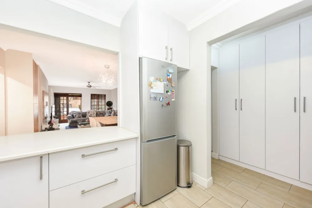 Garden apartment sold in Atholl - HP1727822