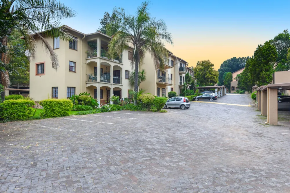 Garden apartment sold in Atholl - HP1727822