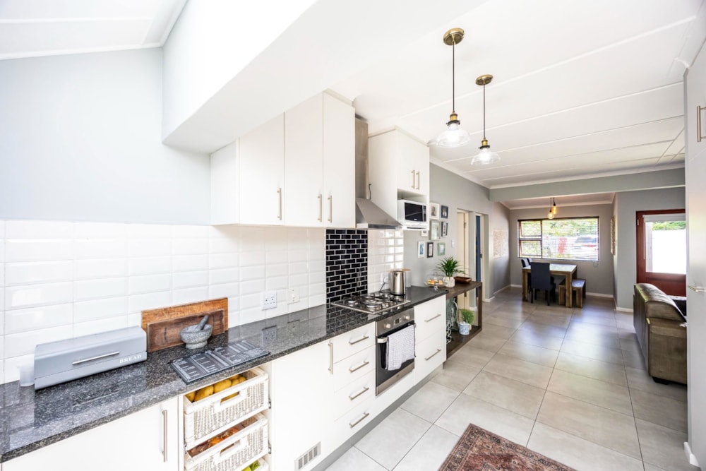 Townhouse for sale in Beacon Bay - 1EZ1726476