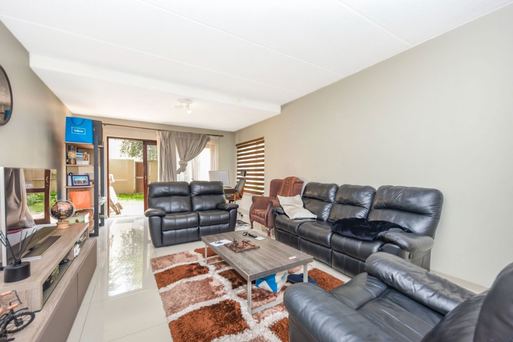 Apartment for sale in Sunninghill - FW1728042