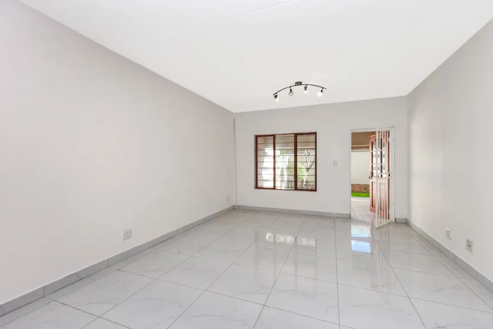 Apartment for sale in Sunninghill - FW1726212 Apartment for sale in Sunninghill - FW1726212