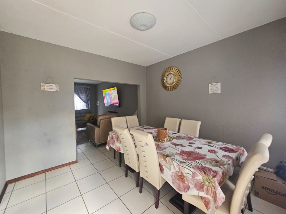Townhouse to rent in Moregloed, Polokwane - 1PS1726833