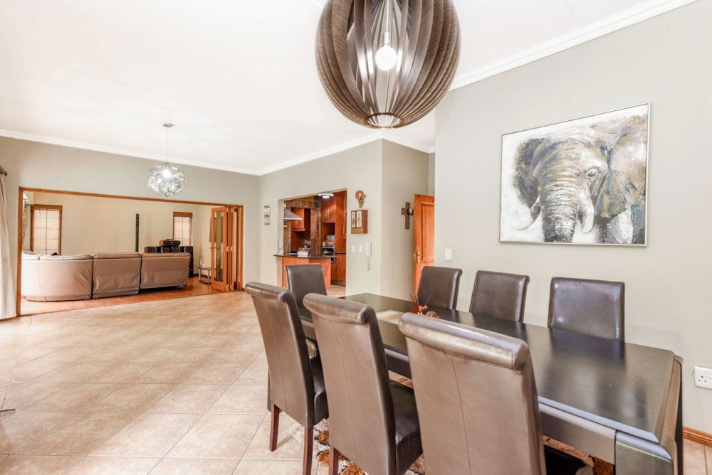 Security estate home for sale in Fourways Area - FW1726109