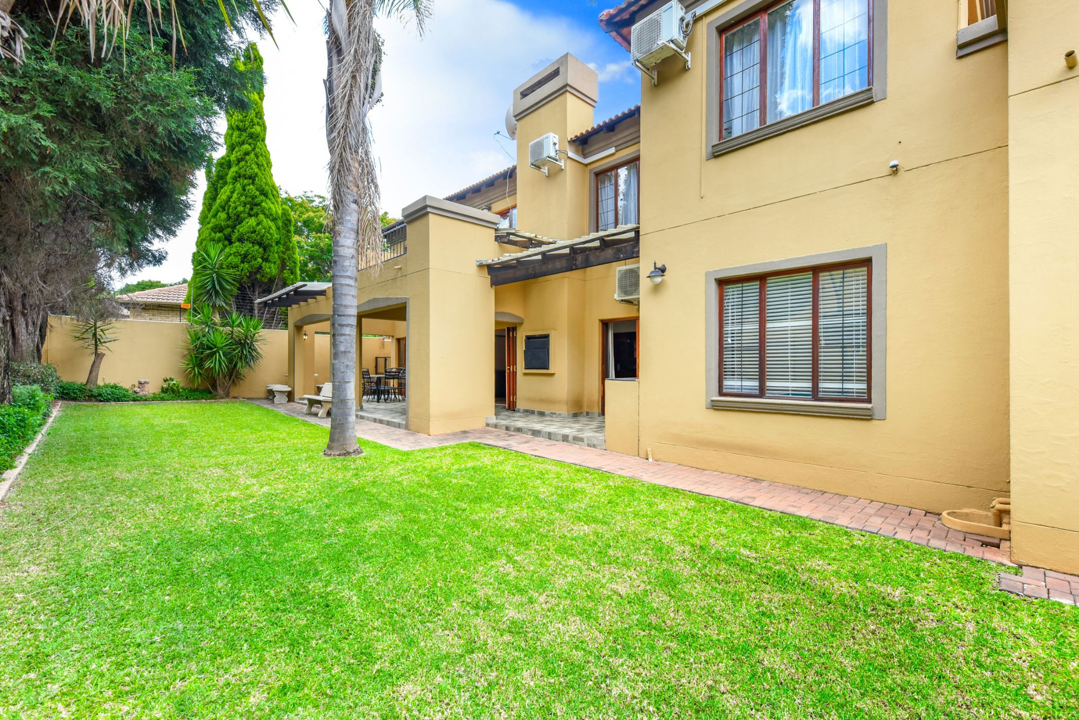 Security estate home for sale in Fourways Area - FW1726109