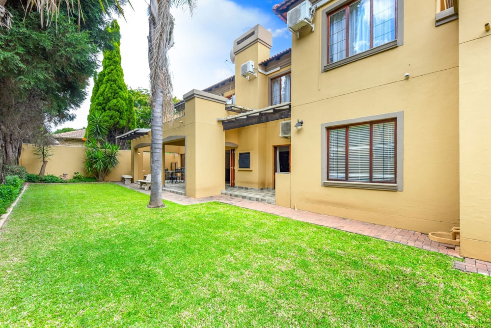 Security estate home for sale in Fourways Area - FW1726109