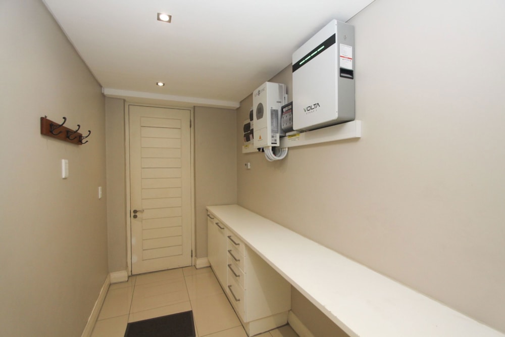 Apartment for sale in Big Bay - 1TV1727168