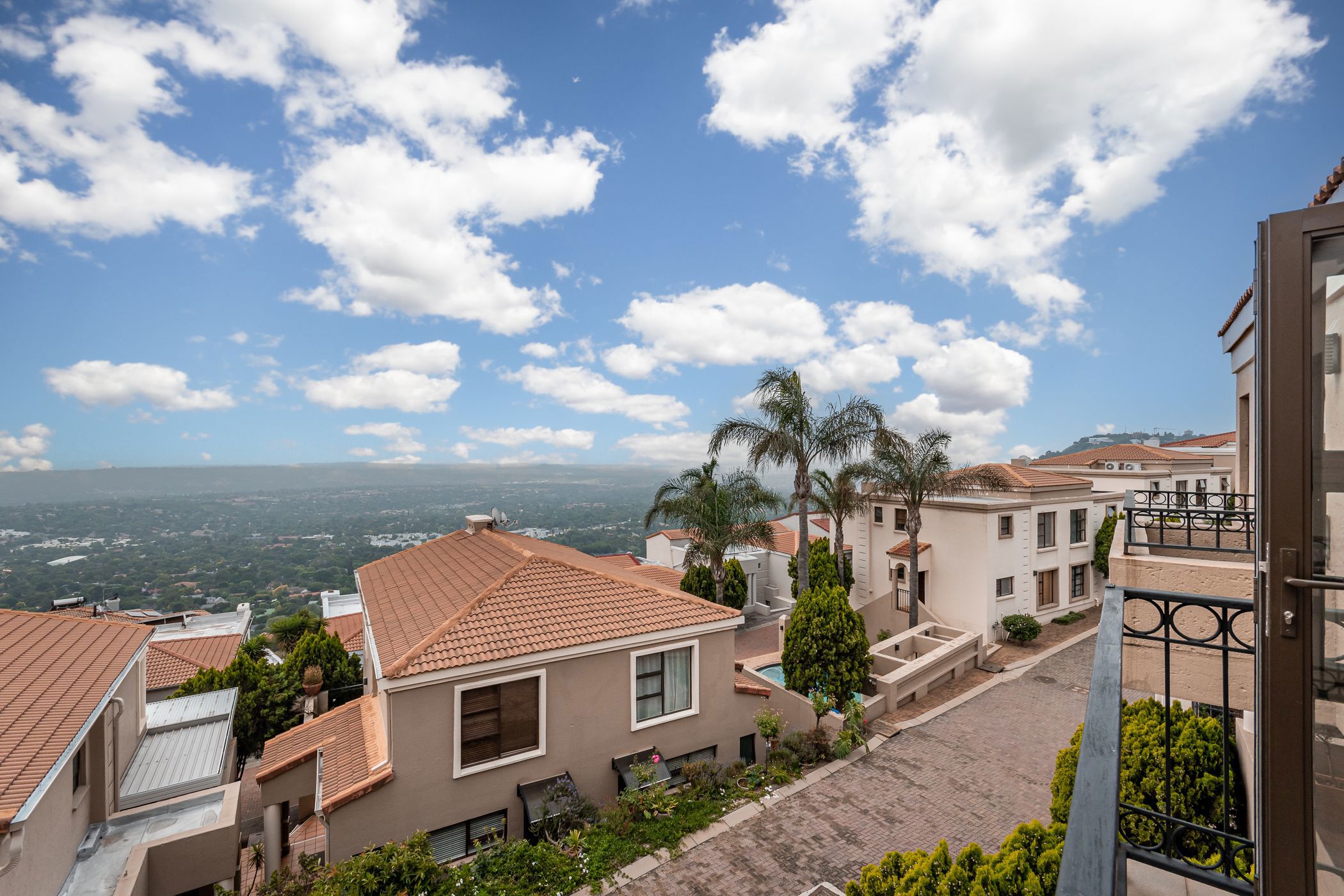 Townhouse for sale in Northcliff, Johannesburg - RAN1727382