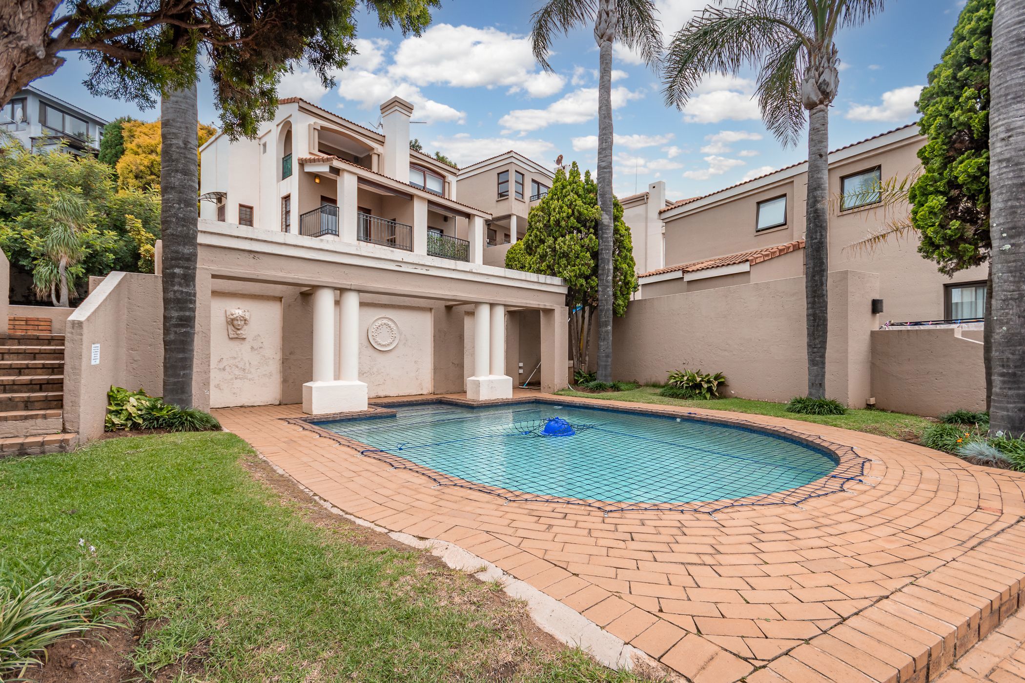 Townhouse for sale in Northcliff, Johannesburg - RAN1727382