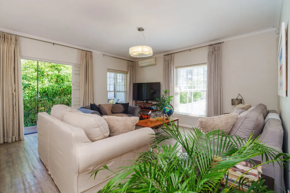 Apartment sold in Rondebosch - KW1728548 Apartment sold in Rondebosch - KW1728548