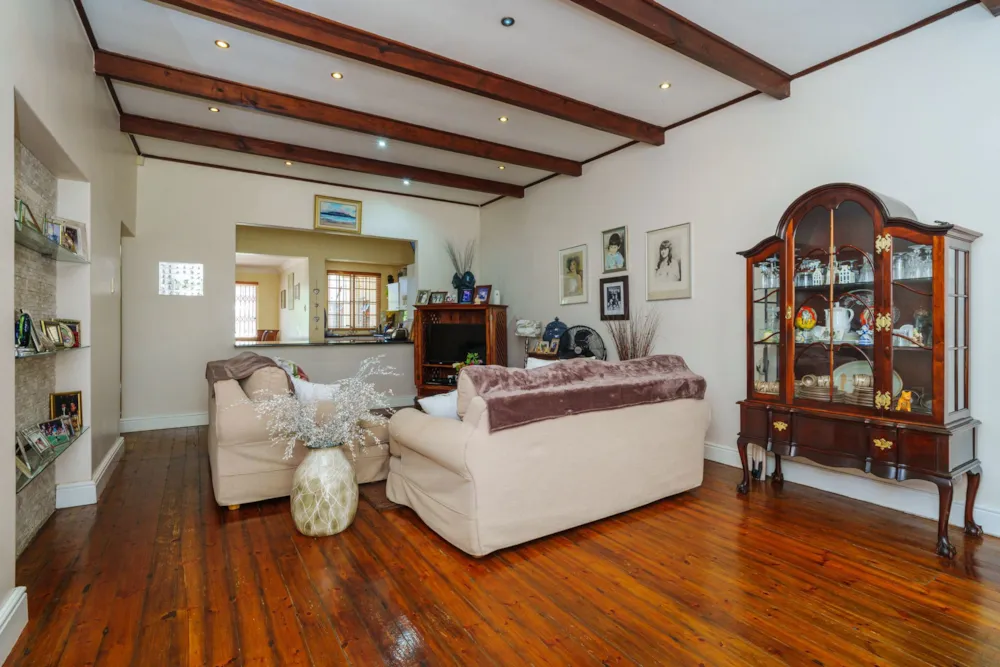 House sold in Pinelands, Cape Town - KW1725885 House sold in Pinelands, Cape Town - KW1725885