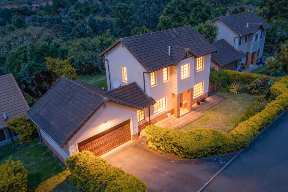 Townhouse sold in Clifton Hill Estate - 1KF1720443