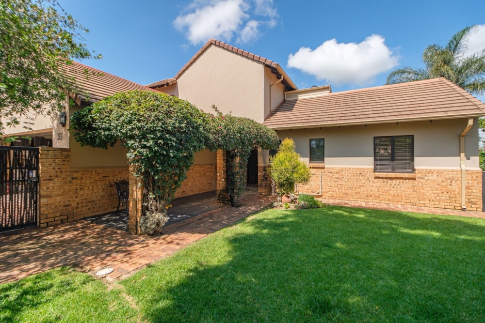 House for sale in Willowbrook - RAN1727080