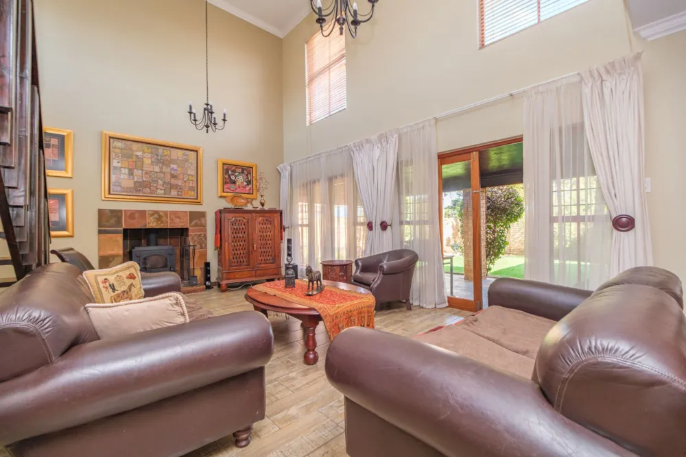 House for sale in Willowbrook - RAN1727080