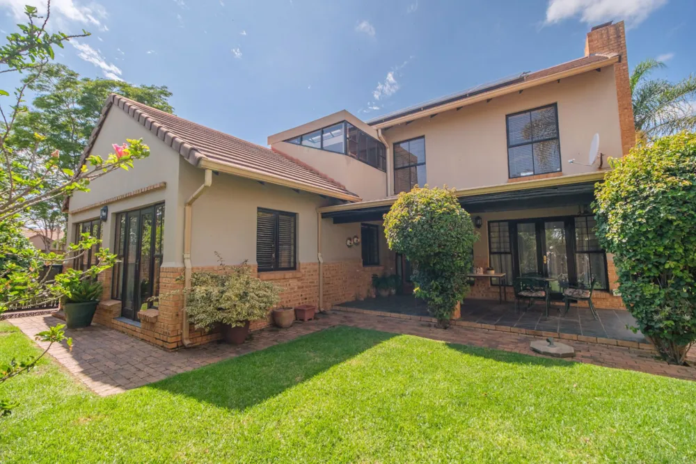 House for sale in Willowbrook - RAN1727080
