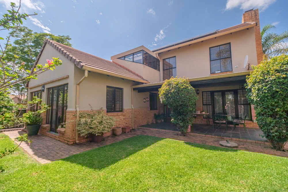 House for sale in Willowbrook - RAN1727080