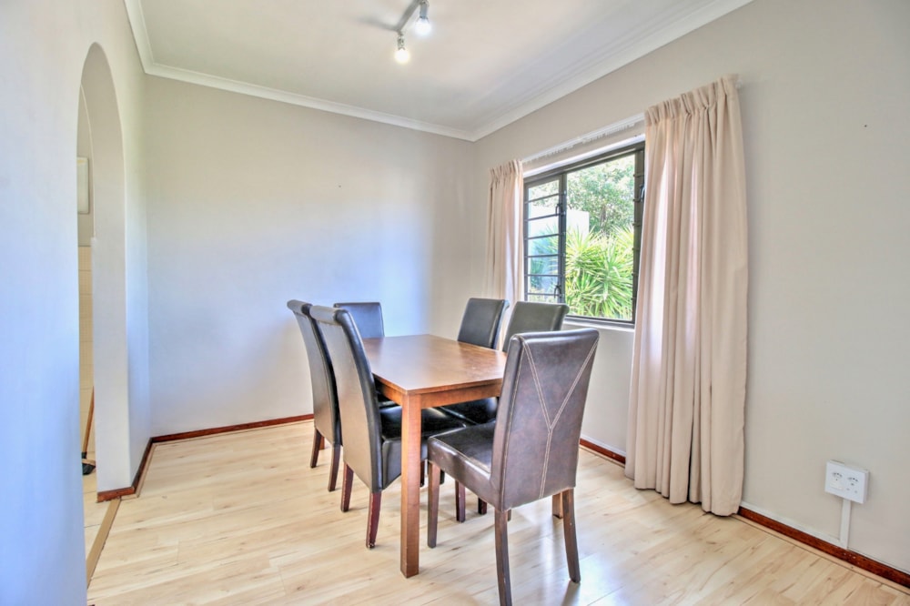 House to rent in Bothasig - 1PLA1727813