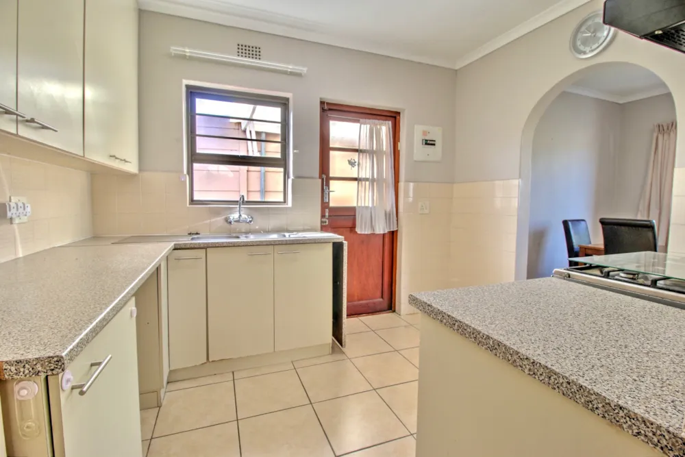 House let in Bothasig - 1PLA1727813 House let in Bothasig - 1PLA1727813
