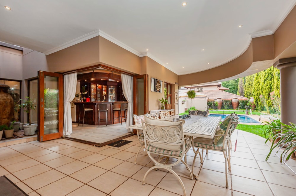 Double-storey cluster to rent in Bedfordview - BWL1727388