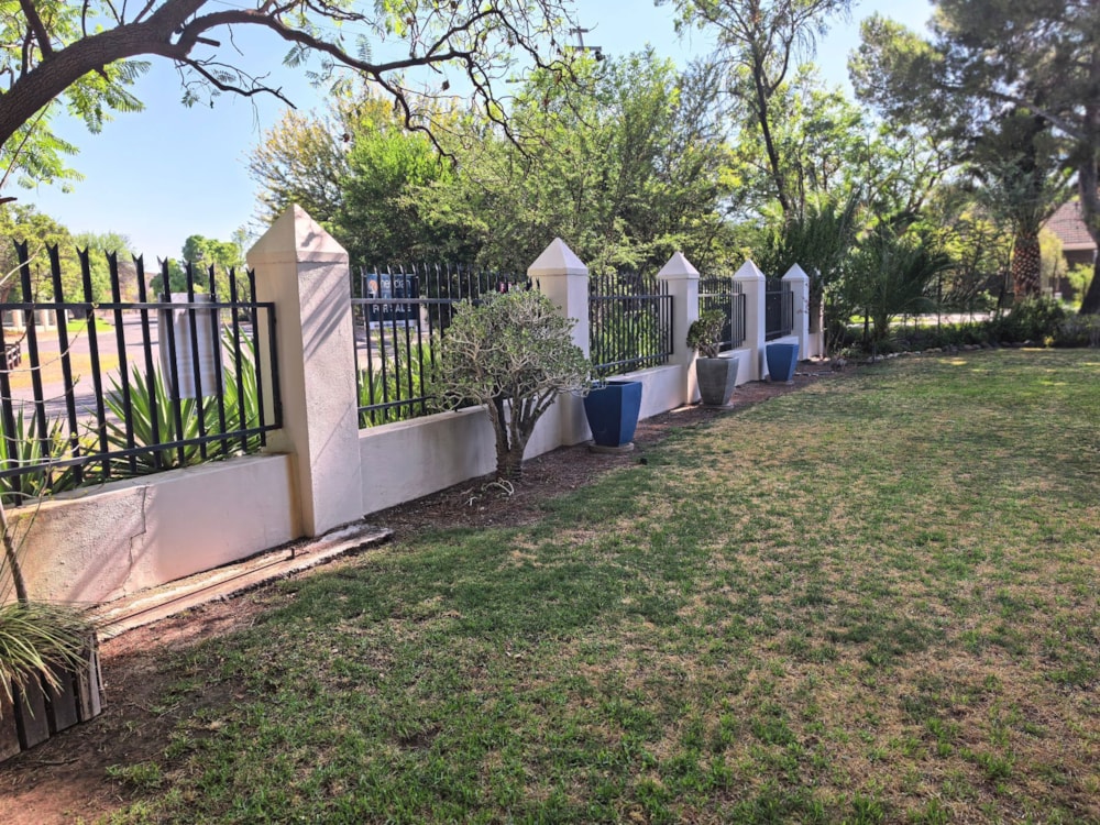 Single-storey house for sale in Hospital Hill, Beaufort West - 1KK1727088