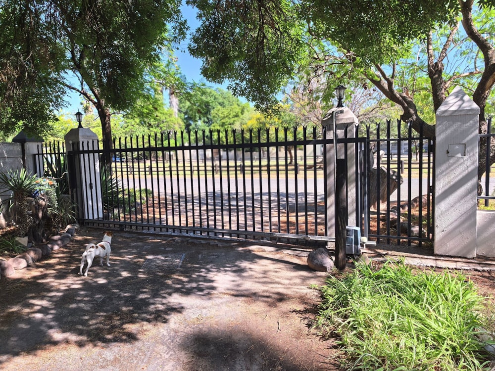 Single-storey house for sale in Hospital Hill, Beaufort West - 1KK1727088