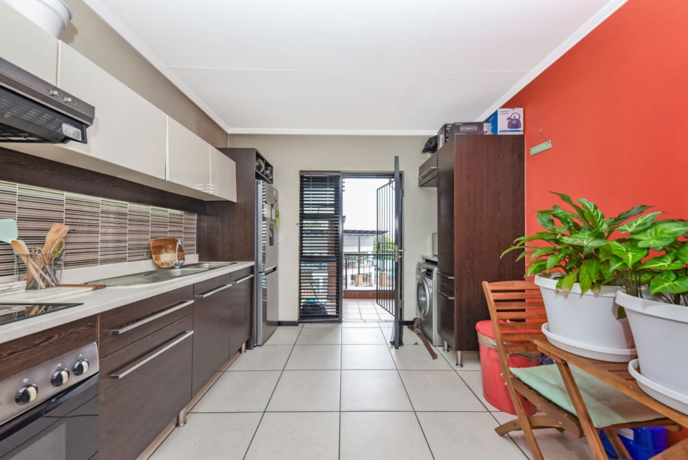 Apartment for sale in Douglasdale - FW1725951