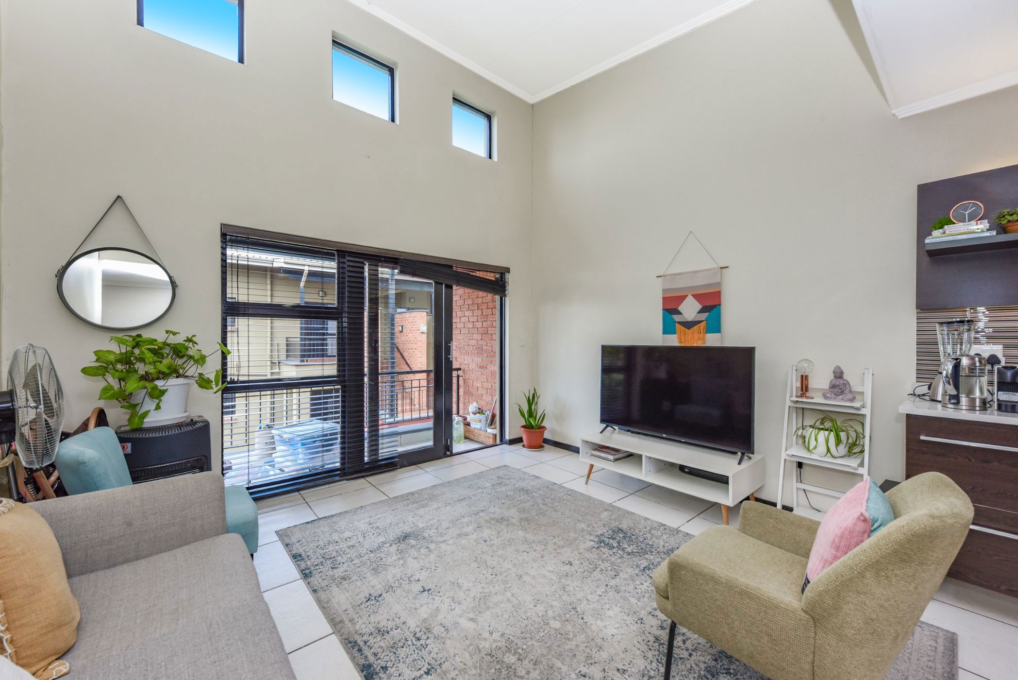 Apartment for sale in Douglasdale - FW1725951