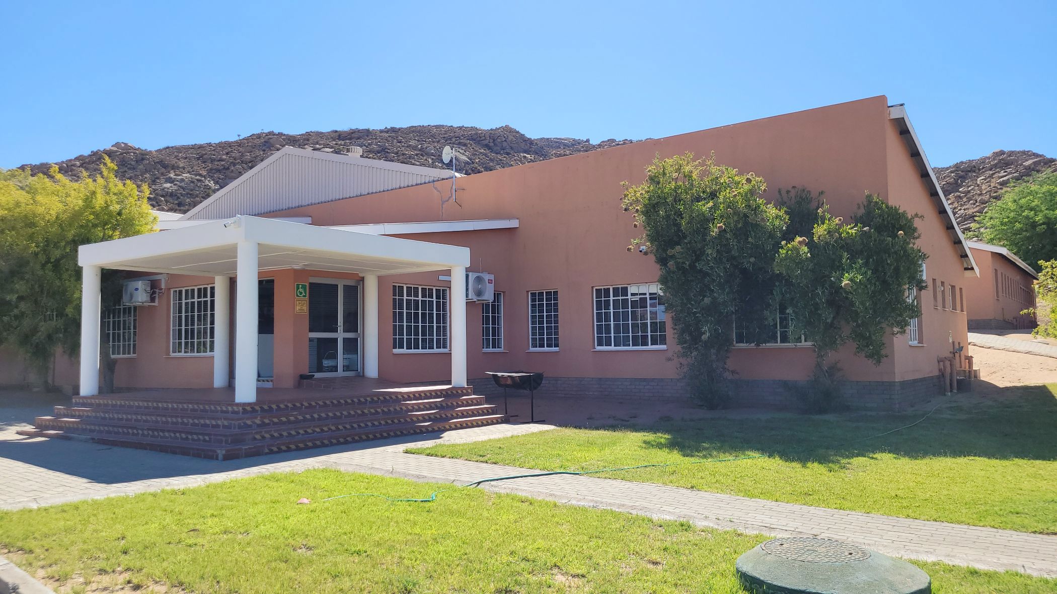 Commercial industrial property to rent in Springbok - 1NA1728579