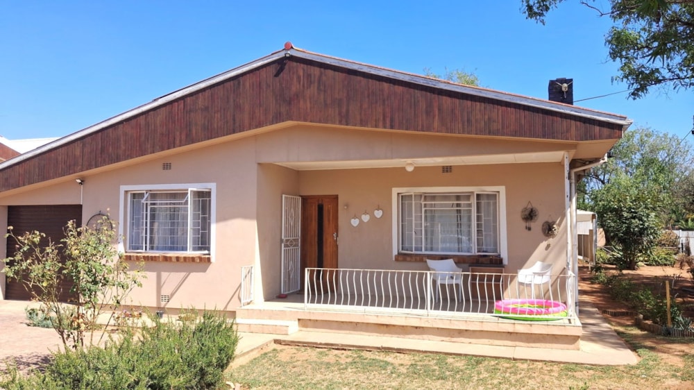 House for sale in West Bank, Oudtshoorn - 1OU1726791