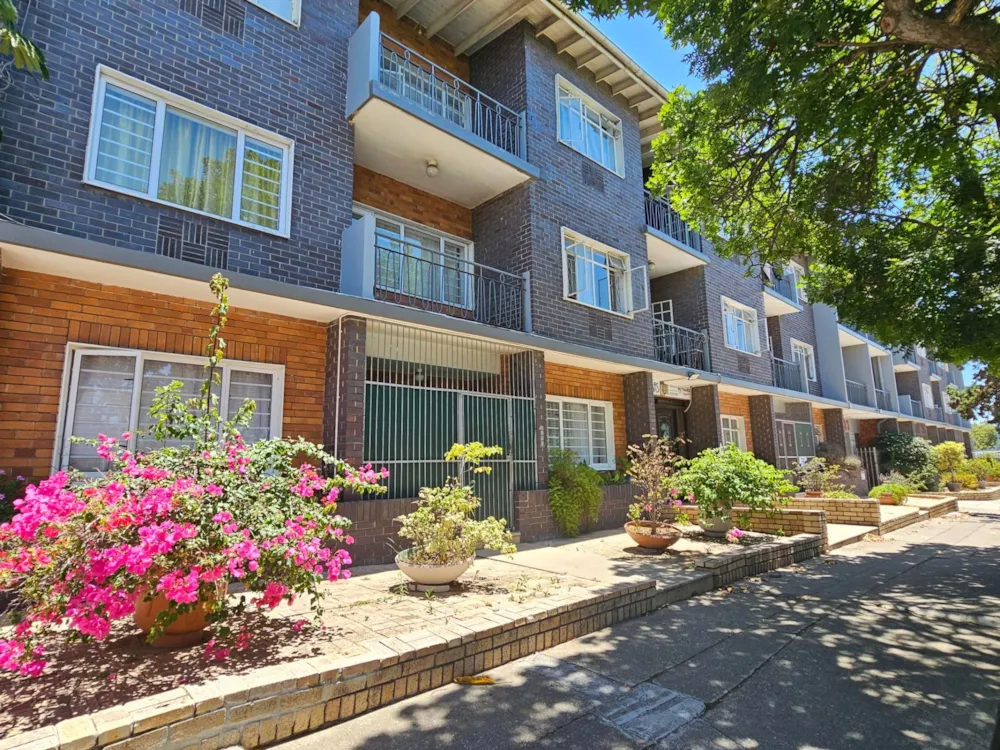 Apartment sold in Richmond Hill - 1PLZ1726721