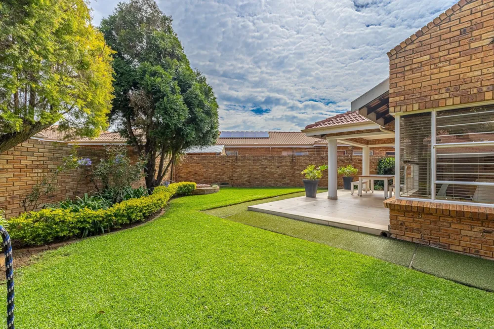 House sold in Farrarmere - EN1730467