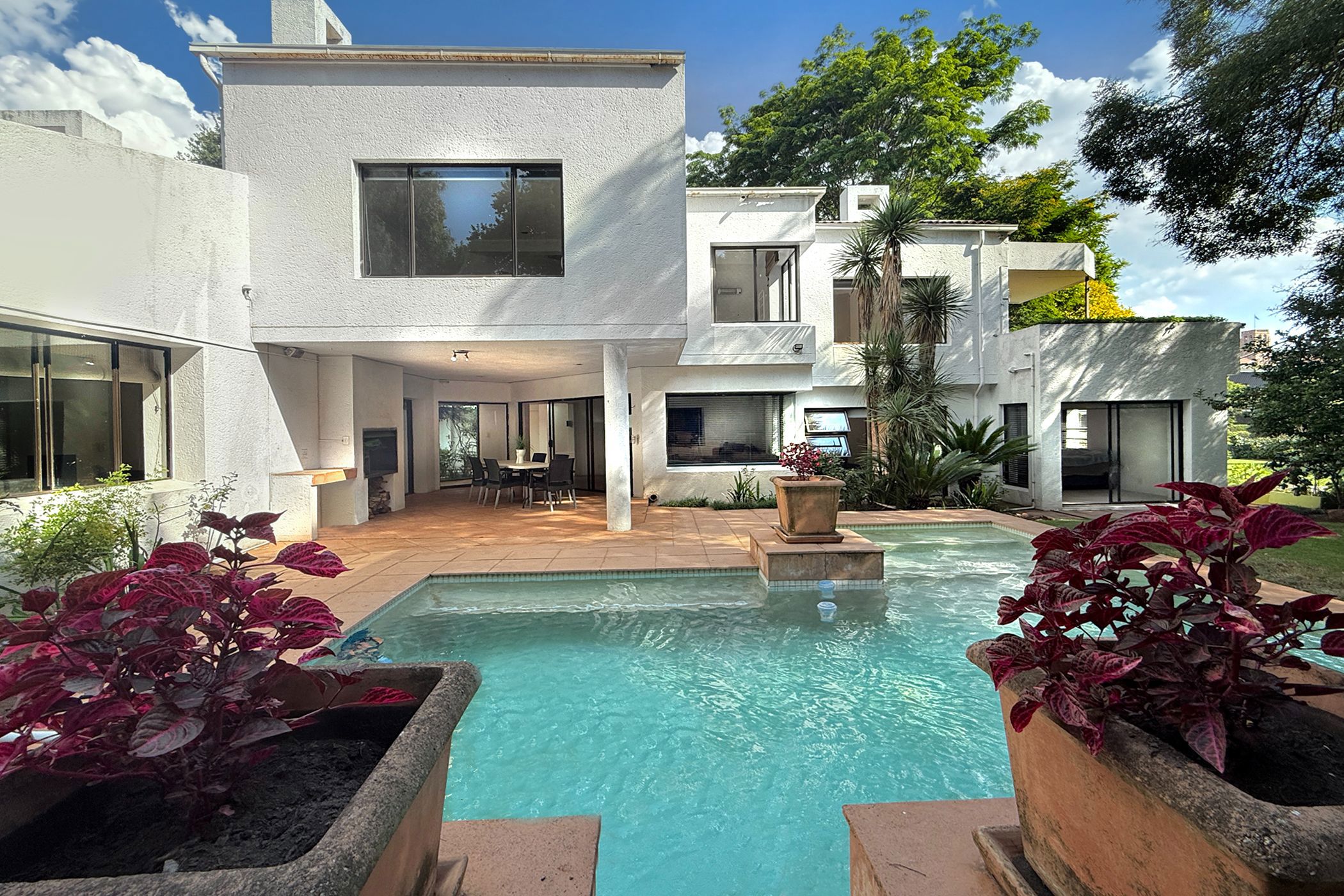 Double-storey house for sale in Houghton Estate - HP1730848