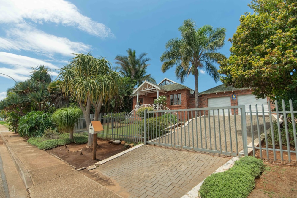 House for sale in Strelitzia Park - 1UK1729245