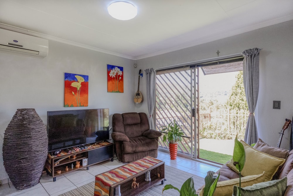 Townhouse for sale in Wilgeheuwel - RAN1729015 Townhouse for sale in Wilgeheuwel - RAN1729015