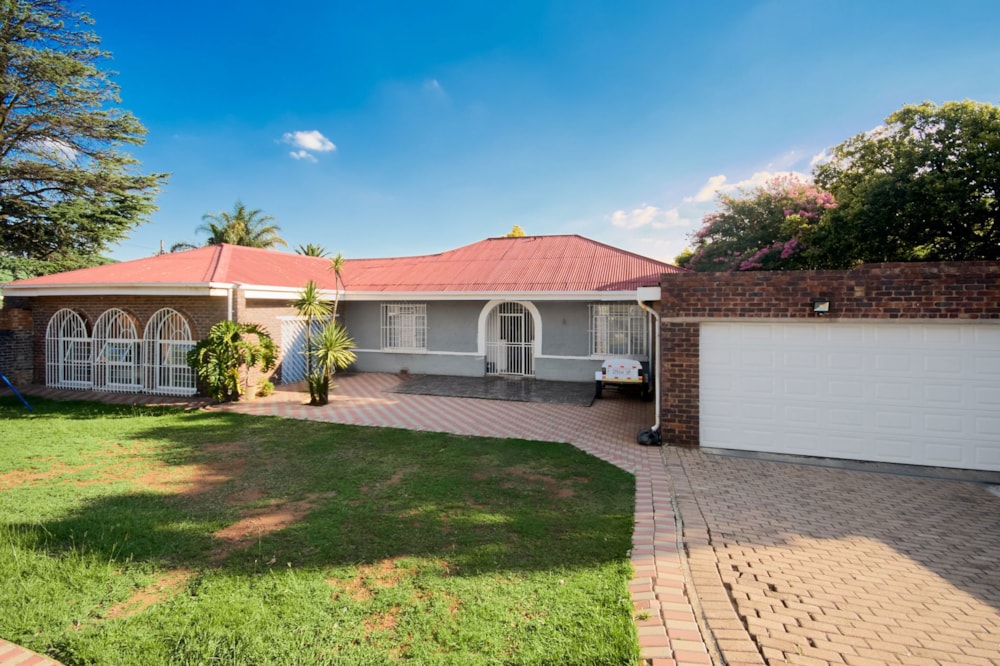 House for sale in Florida, Roodepoort - RAN1729022