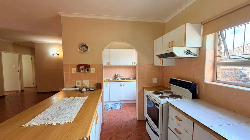 Security complex home sold in Kleinmond - KN1731943