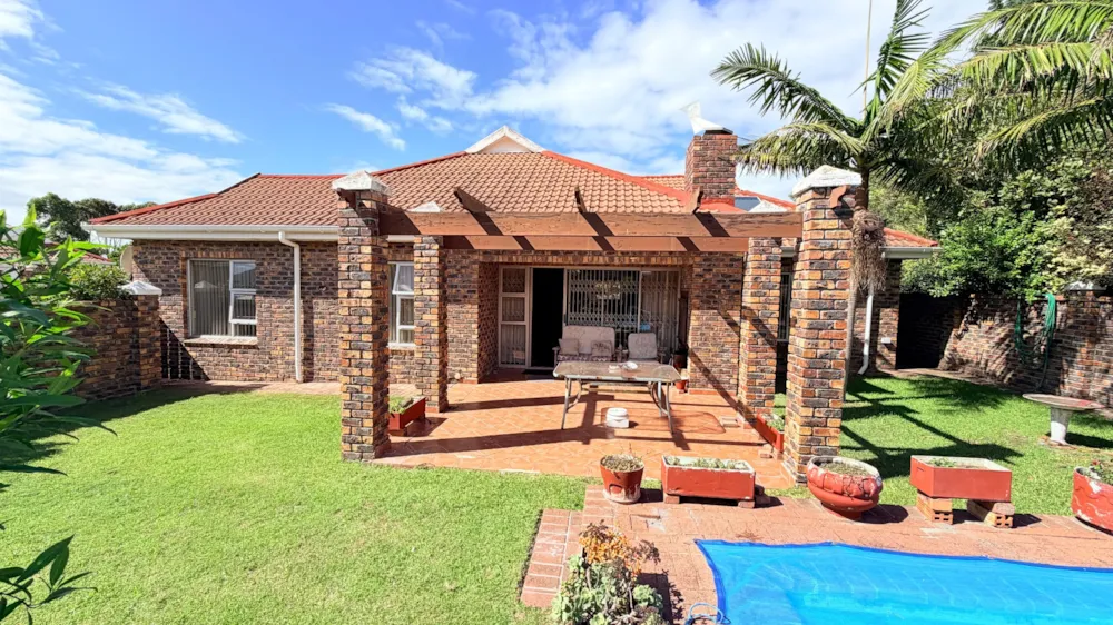 Security complex home sold in Kleinmond - KN1731943