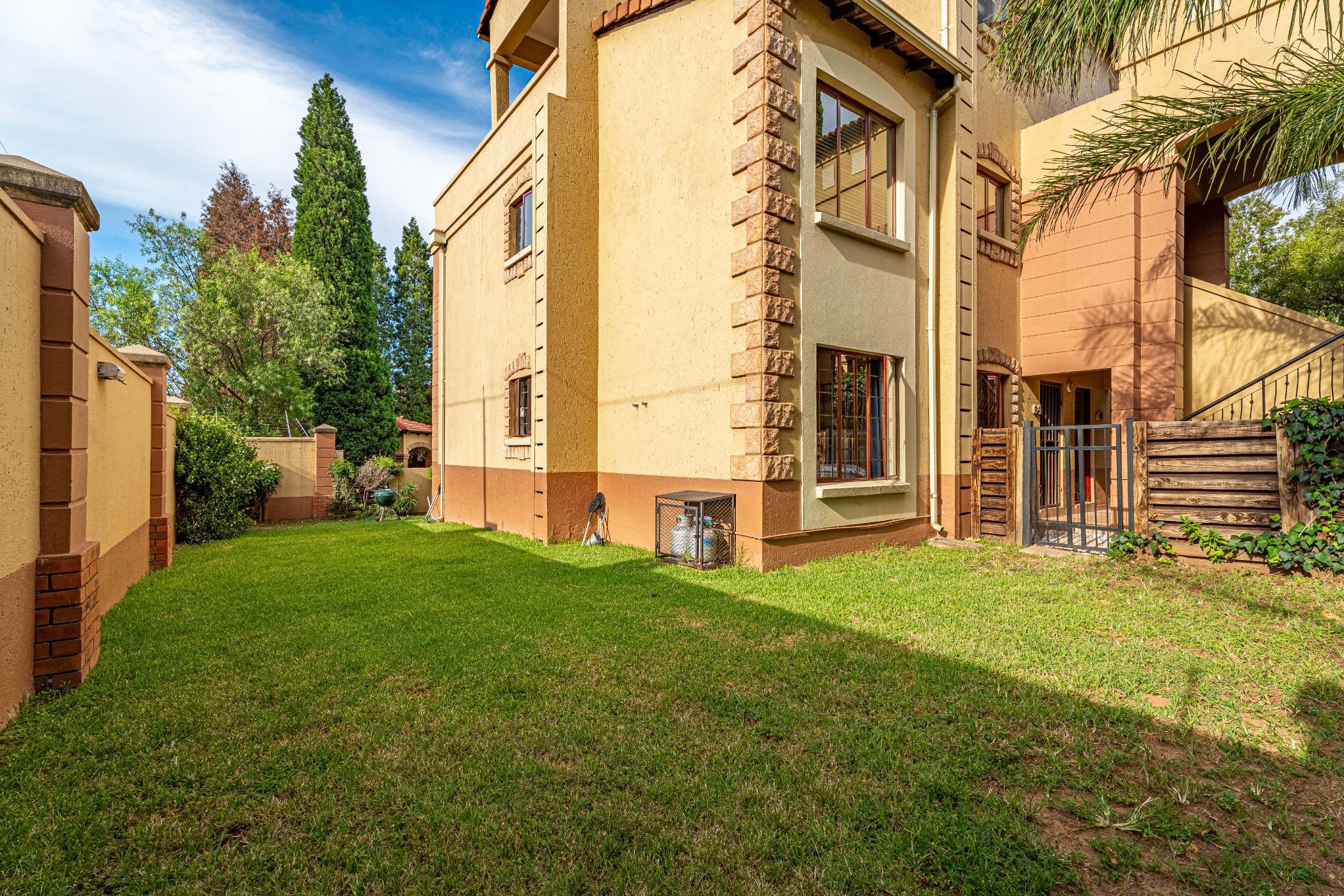 Apartment for sale in Sunninghill Gardens - FW1730662