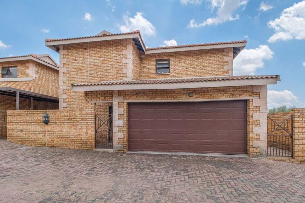 Townhouse for sale in Honeydew Manor - RAN1728523