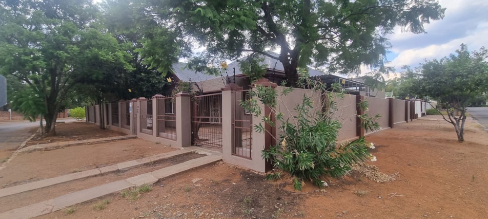 House for sale in Belgravia, Kimberley - 1KJ1729850 House for sale in Belgravia, Kimberley - 1KJ1729850